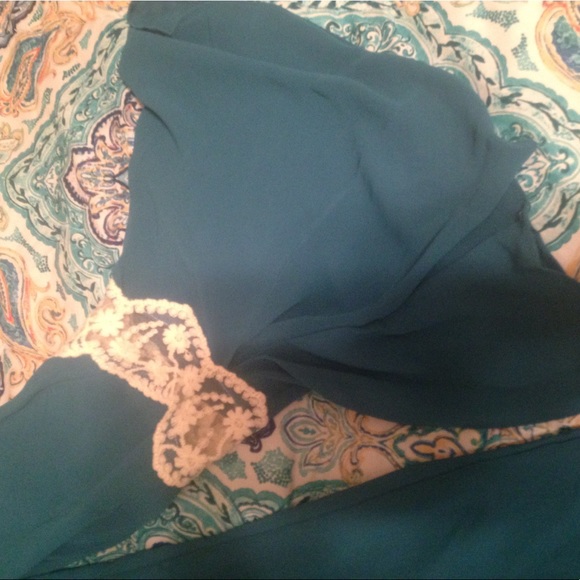 Umgee mini 70s style mini boho bell Sleeve dress - Picture 6 of 9